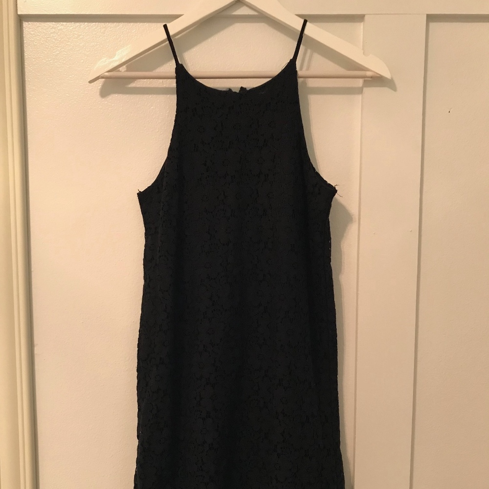 Monteau Los Angeles Scalloped Lace Dress